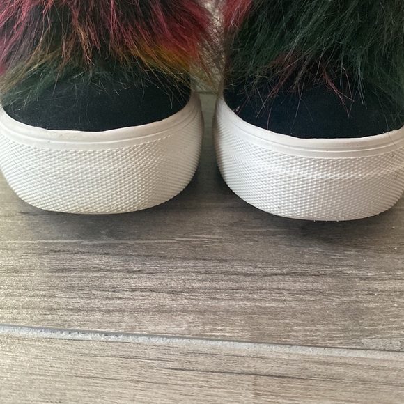 Steve Madden puffball sneakers - Picture 2 of 5